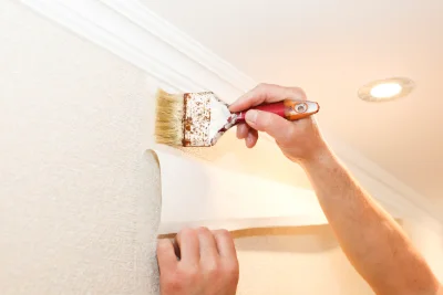 Pose de papier peint à Chéniers — revêtements muraux et toiles de verre